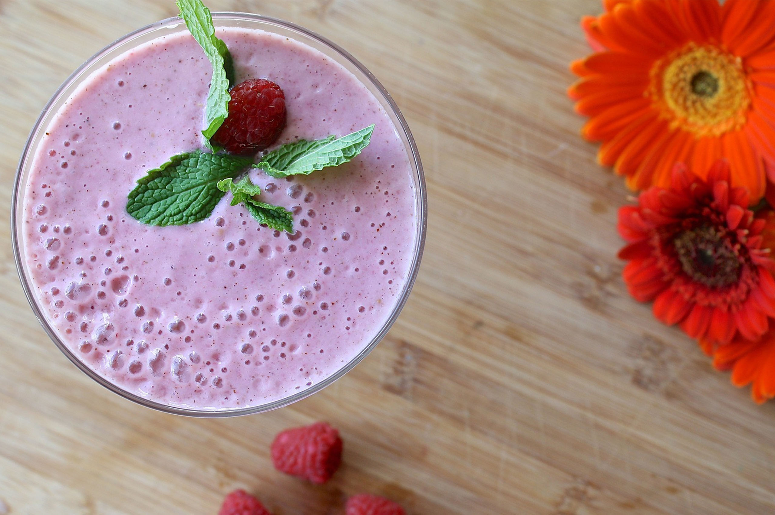 This berry smoothie makes for a better breakfast